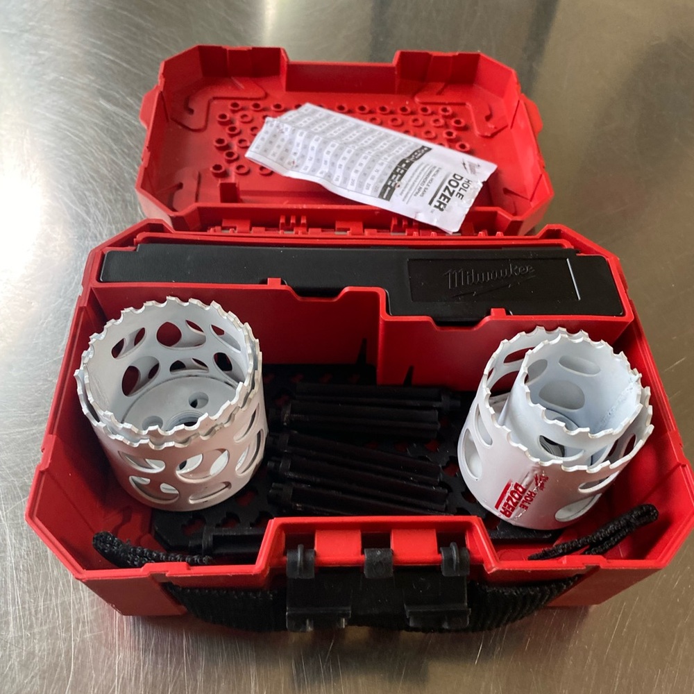 Milwaukee Hole Saw 4-PC Set Hole Dozer 2-1/4, 2 1/8, 2" & 1-1/2 Inch